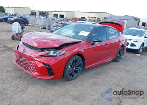 2025 Toyota Camry Xse z USA, uszkodzony, nr VIN 4T1DBADK1SU008483